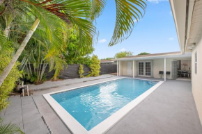 Near Parks and Casinos Modern Home in Hollywood!